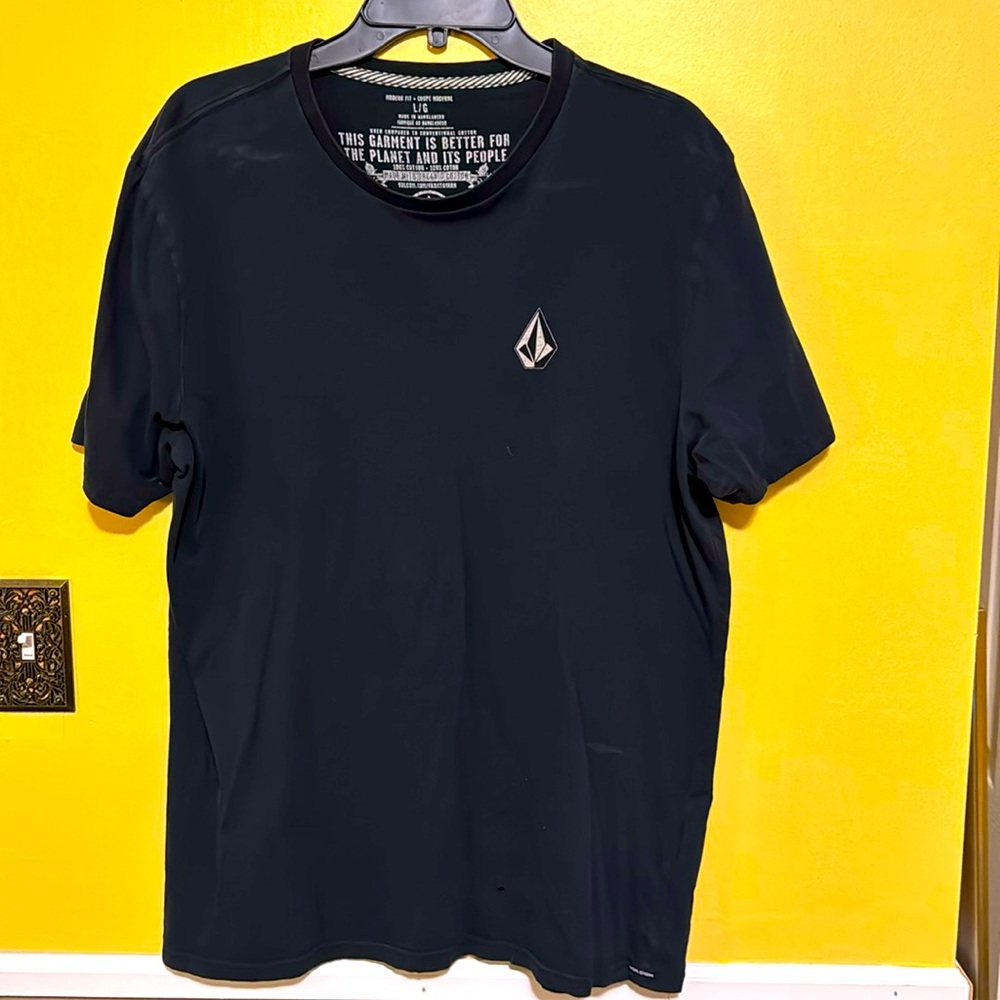 Volcom T-Shirt 
Navy Blue Size Lg